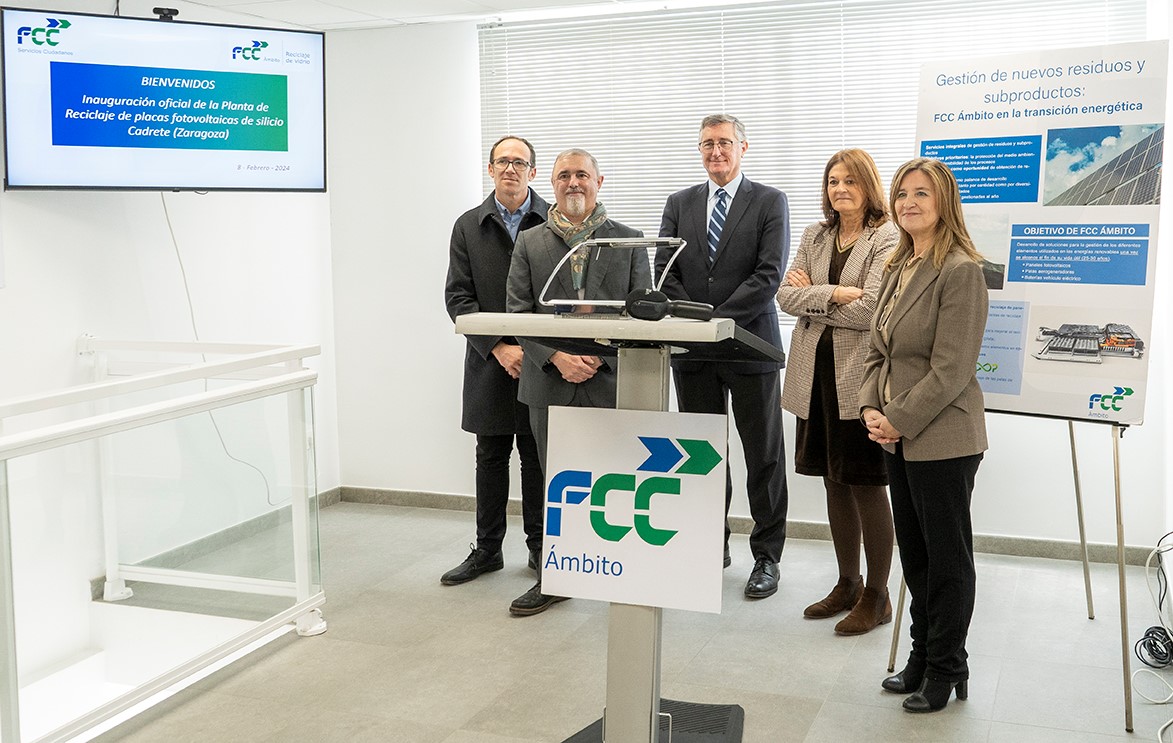 Foto Familia Inauguración Planta Cadrete